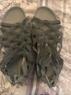 BareTraps Strappy Elastic Sandals - Gray Taupe